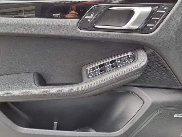 Photo of 2021 White Porsche Macan