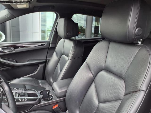 Photo of 2021 White Porsche Macan