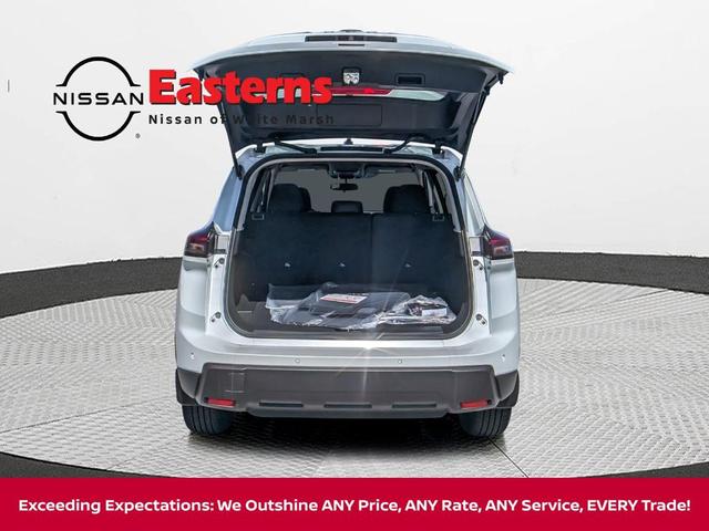 Photo of 2025 Everest White P Nissan Rogue
