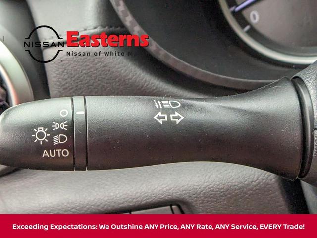 Photo of 2025 Gun Metallic Nissan Versa