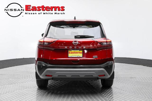 Photo of 2022 Scarlet Ember Tintcoat Nissan Rogue