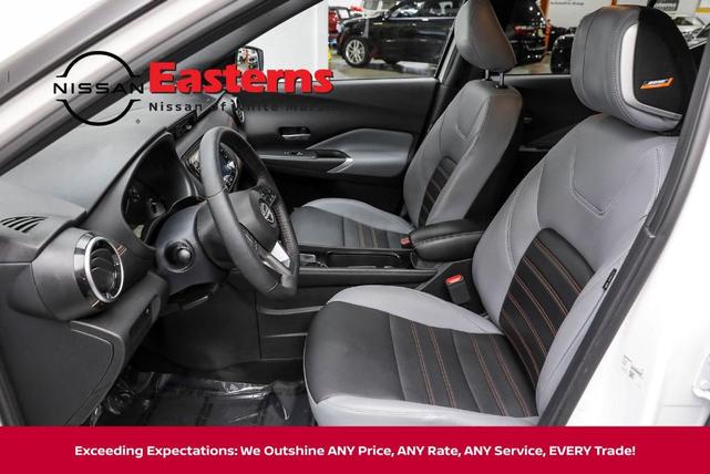 Photo of 2023 Aspen White / Super Black Nissan Kicks