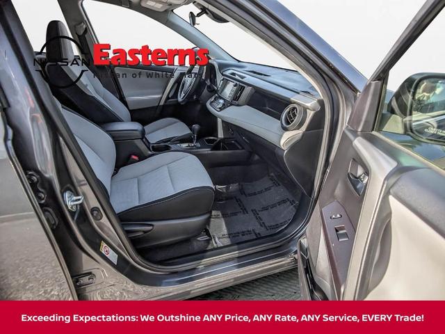 Photo of 2018 Gray Toyota RAV4 Hybrid