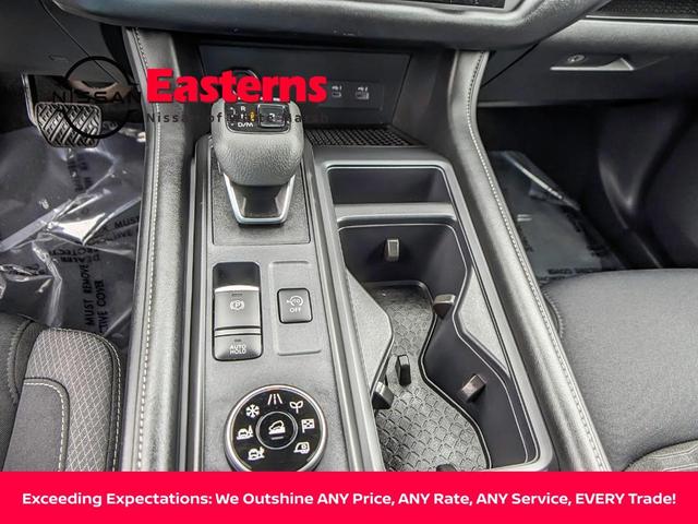 Photo of 2024 Black Nissan Pathfinder