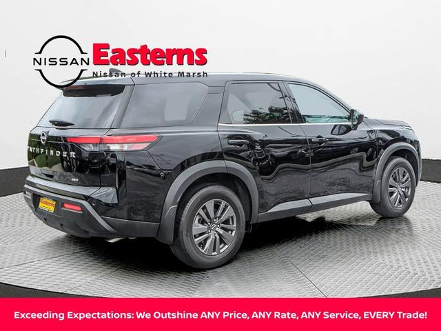 Photo of 2024 Black Nissan Pathfinder