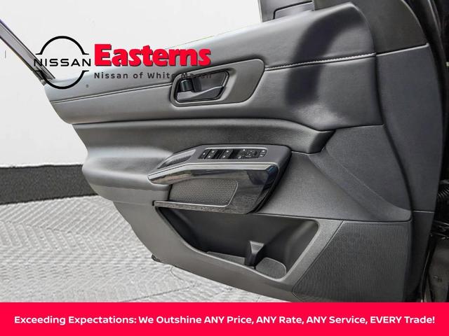 Photo of 2024 Black Nissan Pathfinder