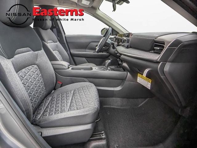 Photo of 2026 Gun Metallic Nissan Kicks