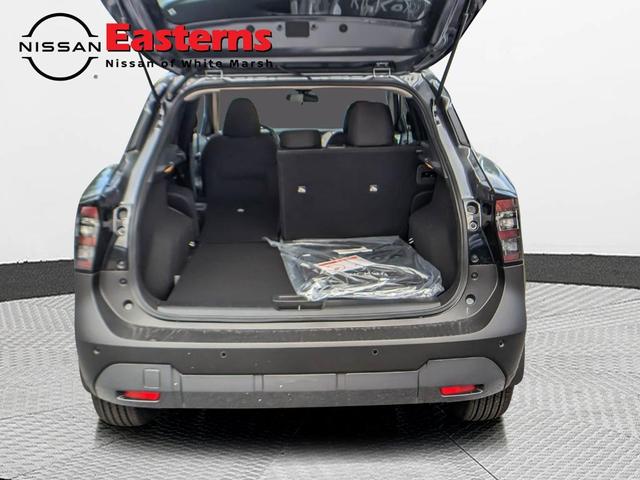 Photo of 2026 Gun Metallic Nissan Kicks