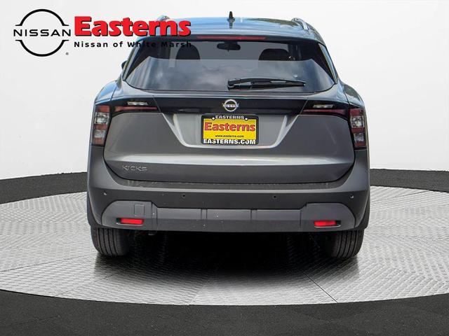 Photo of 2026 Gun Metallic Nissan Kicks