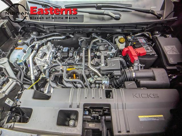 Photo of 2026 Gun Metallic Nissan Kicks