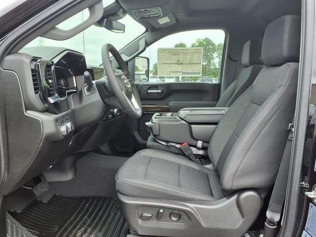 Photo of 2025 Onyx Black GMC Sierra 2500