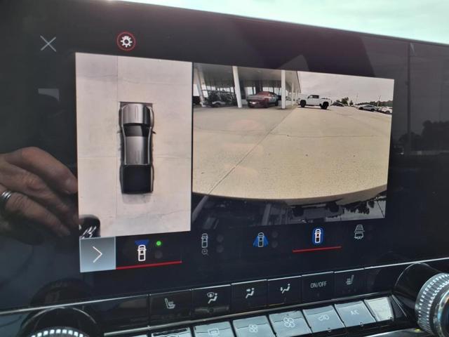 Photo of 2024 Summit White GMC Canyon