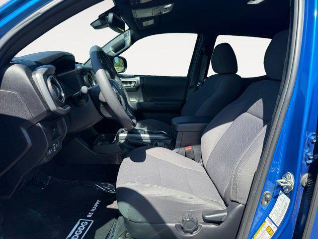 Photo of 2018 Blazing Blue Pearl Toyota Tacoma