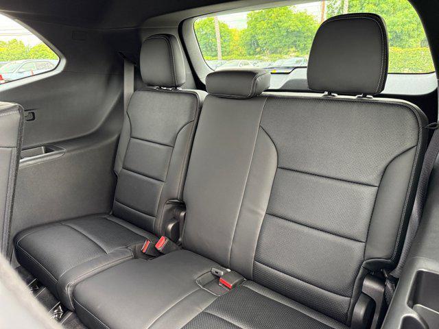 Photo of 2025 Summit White GMC Acadia