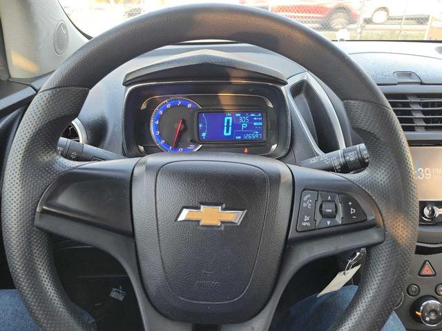 Photo of 2016 White Chevrolet Trax