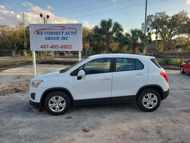 Photo of 2016 White Chevrolet Trax