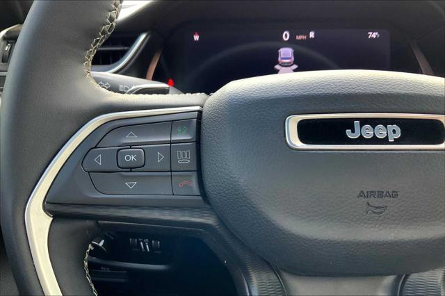 Photo of 2023 Bright White Clearcoat Jeep Grand Cherokee L