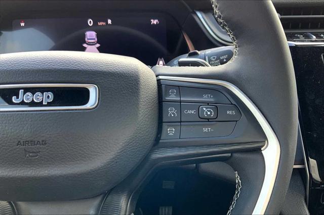 Photo of 2023 Bright White Clearcoat Jeep Grand Cherokee L