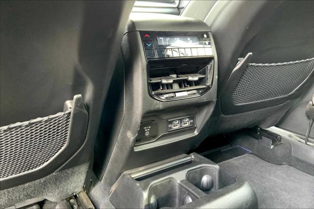 Photo of 2023 Bright White Clearcoat Jeep Grand Cherokee L
