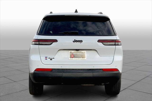 Photo of 2023 Bright White Clearcoat Jeep Grand Cherokee L