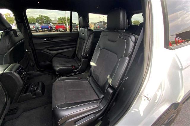 Photo of 2023 Bright White Clearcoat Jeep Grand Cherokee L