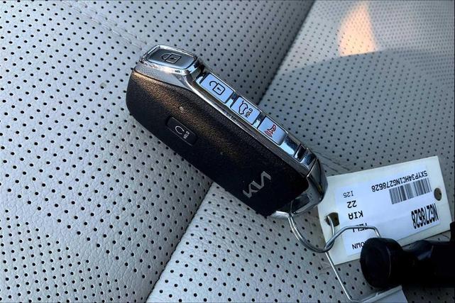 Photo of 2022 Black Copper Kia Telluride