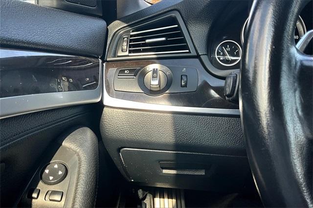 Photo of 2016 Alpine White BMW 535