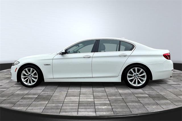 Photo of 2016 Alpine White BMW 535