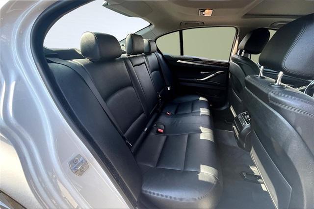 Photo of 2016 Alpine White BMW 535