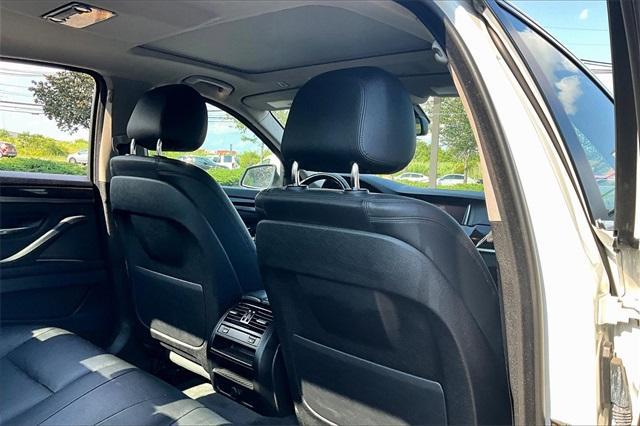 Photo of 2016 Alpine White BMW 535
