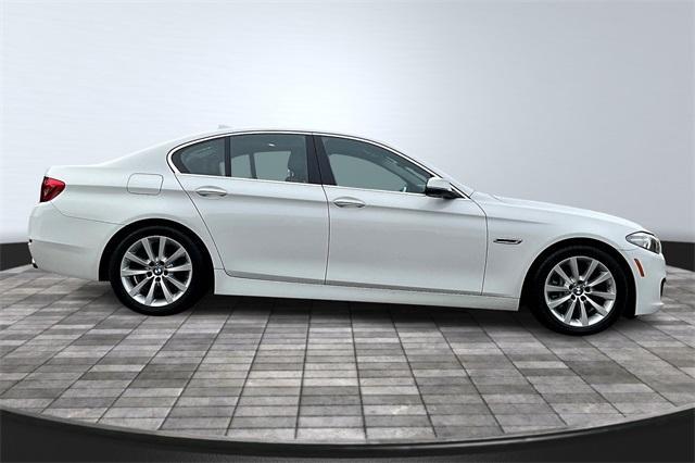 Photo of 2016 Alpine White BMW 535