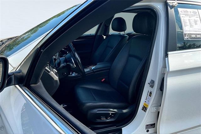 Photo of 2016 Alpine White BMW 535