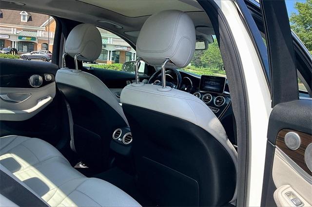 Photo of 2015 White Mercedes-Benz C-Class