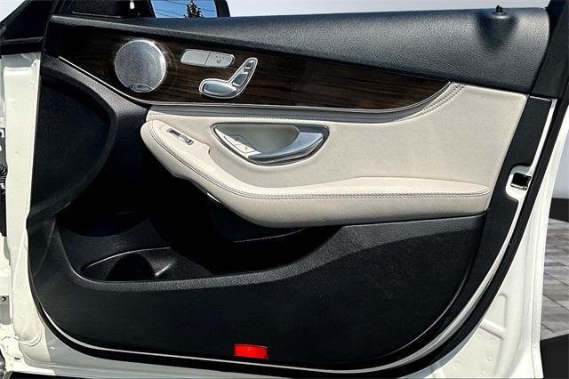 Photo of 2015 White Mercedes-Benz C-Class