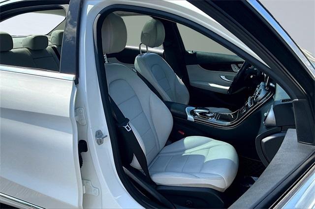 Photo of 2015 White Mercedes-Benz C-Class