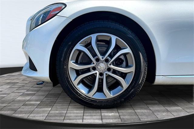 Photo of 2015 White Mercedes-Benz C-Class