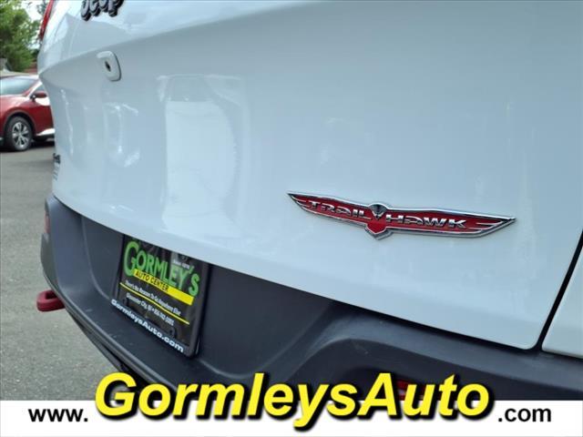 Photo of 2014 Bright White Clearcoat Jeep Cherokee