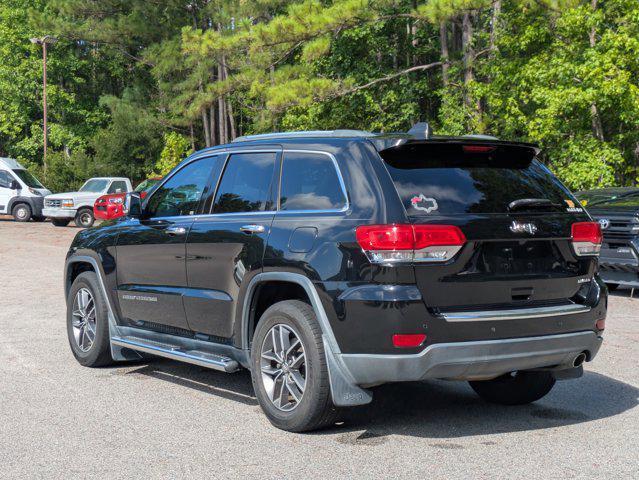 Photo of 2018 Diamond Black Crystal Pearlcoat Jeep Grand Cherokee