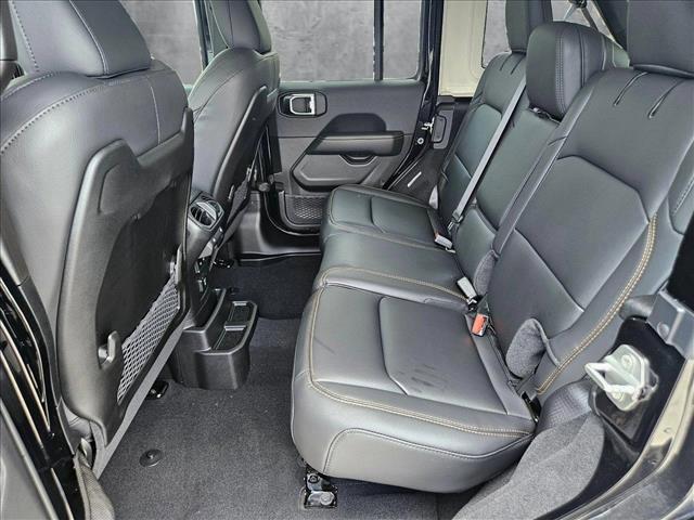 Photo of 2025 Black Clearcoat Jeep Wrangler