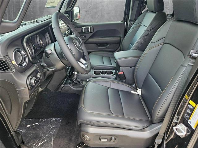 Photo of 2025 Black Clearcoat Jeep Wrangler