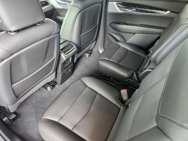 Photo of 2025 Stellar Black Metallic Cadillac XT6