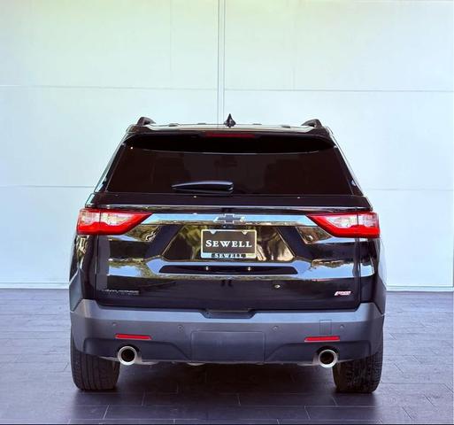 Photo of 2021 Mosaic Black Metallic Chevrolet Traverse