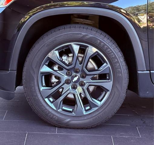Photo of 2021 Mosaic Black Metallic Chevrolet Traverse