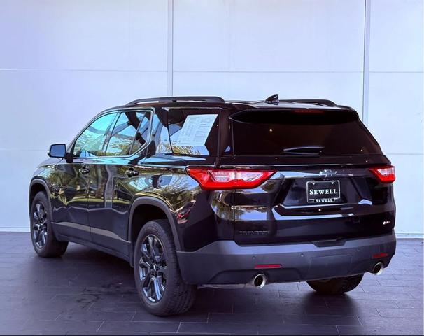 Photo of 2021 Mosaic Black Metallic Chevrolet Traverse
