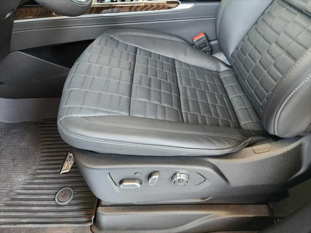 Photo of 2025 Crystal White Tricoat Cadillac Escalade