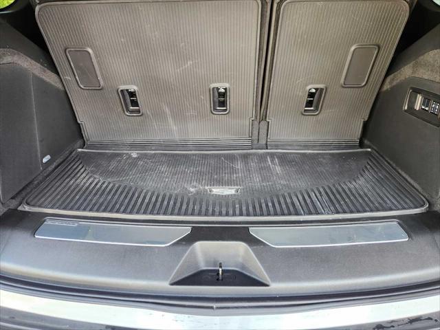 Photo of 2025 Crystal White Tricoat Cadillac Escalade