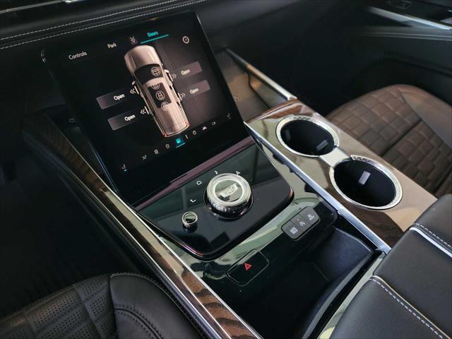 Photo of 2025 Crystal White Tricoat Cadillac Escalade