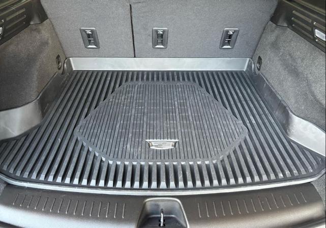 Photo of 2024 Crystal White Tricoat Cadillac XT4