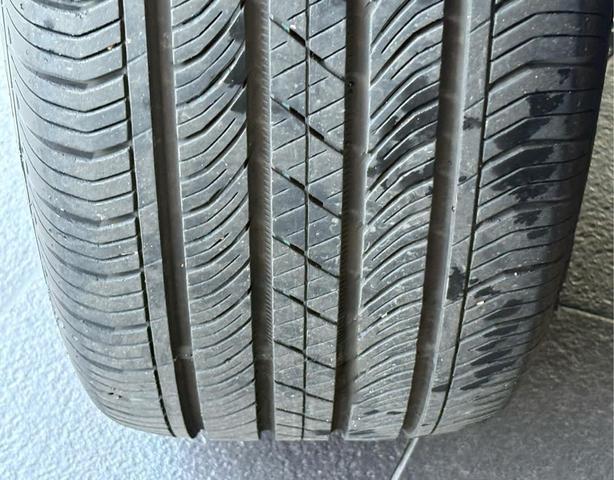 Photo of 2024 Crystal White Tricoat Cadillac XT4