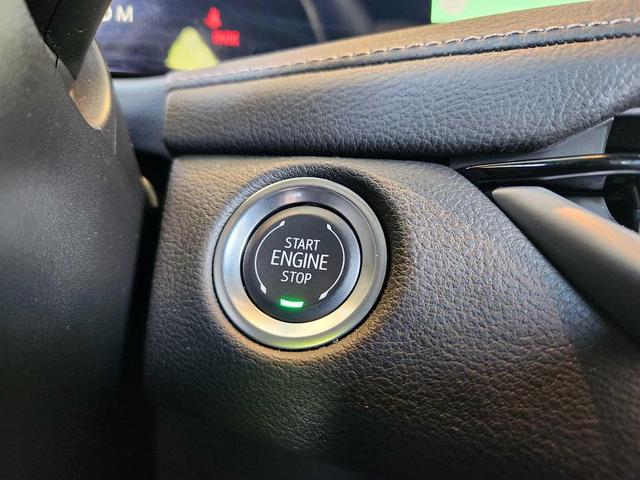 Photo of 2025 Crystal White Tricoat Cadillac XT4